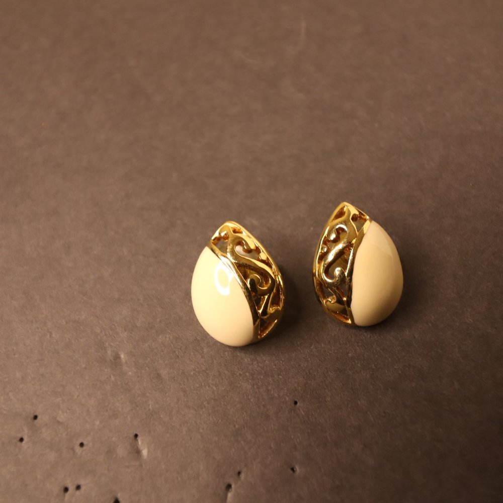 Women's Gold Tone Cut Out with Ivory Enamel Earrings Size OS